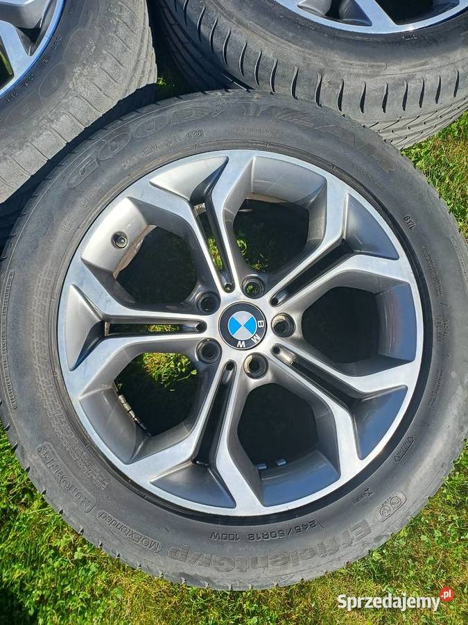 Alufelgi BMW z oponami letnimi i czujnikami Trojanowice