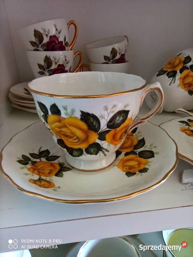 Filiżanka z talerzykiem deserowym
Żółte róże pomorskie Gdańsk