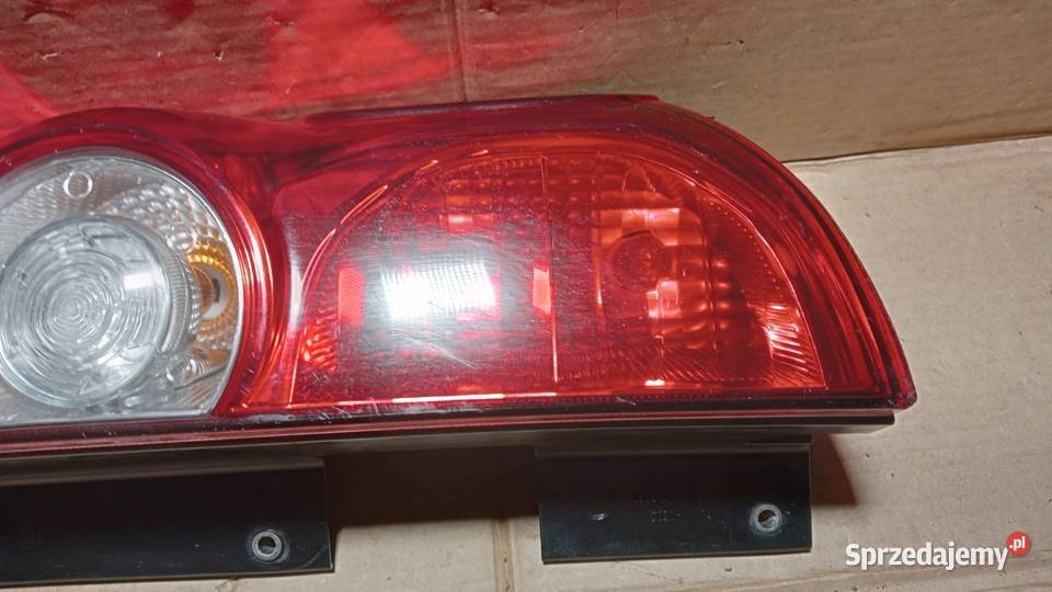 FIAT DOBLO III COMBO D LAMPA TYŁ PRAWA Zbierkowo