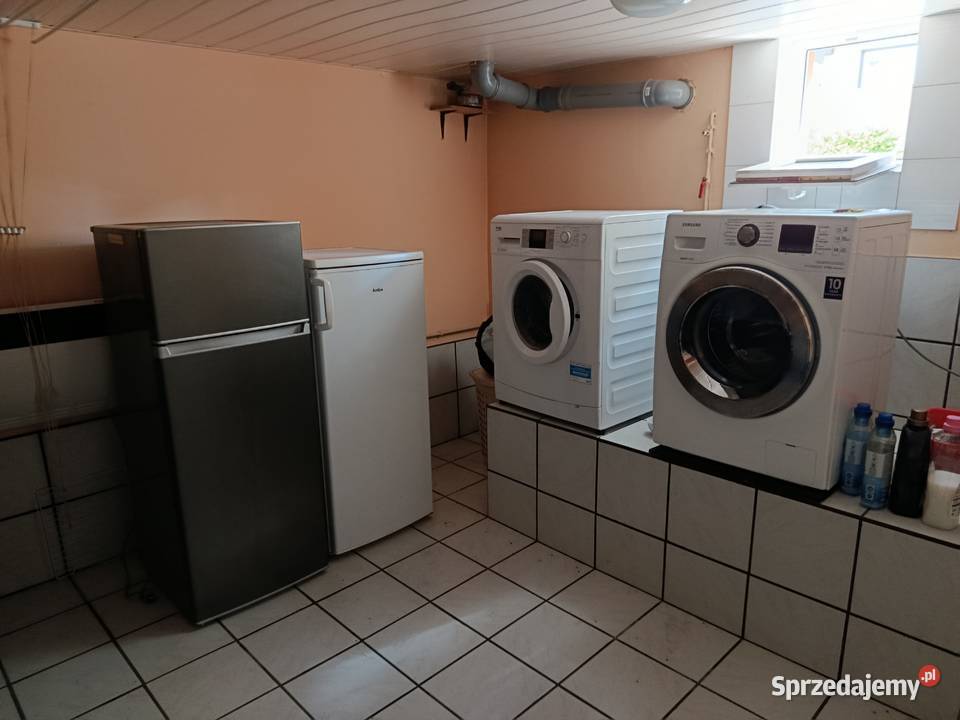 Dom z pięknym ogrodem lasu bez pośredników dachówka Cybinka