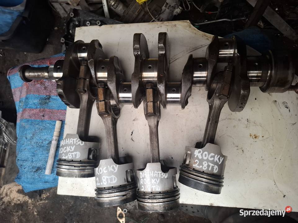 DAIHATSU ROCKY 28 TD wal korbowy tłok korbowód