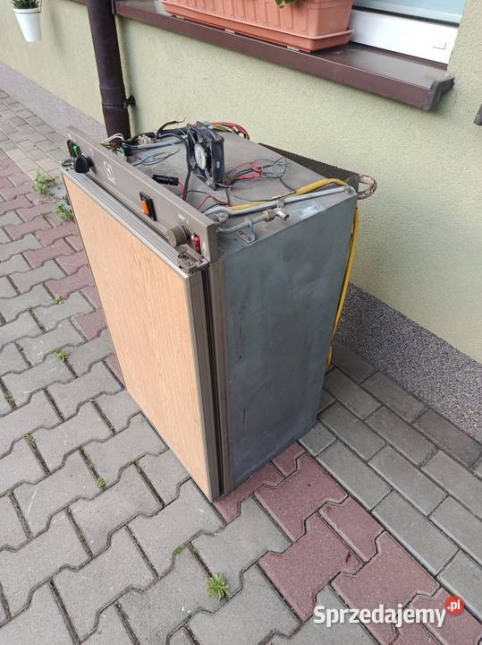 Lodówka do przyczepy kampera na 12 V 230 W gas Pruszków sprzedam