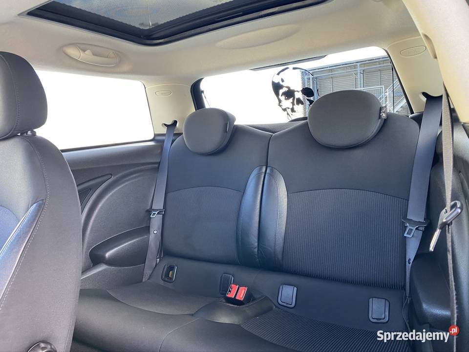 Mini Cooper S bezwypadkowy z historią