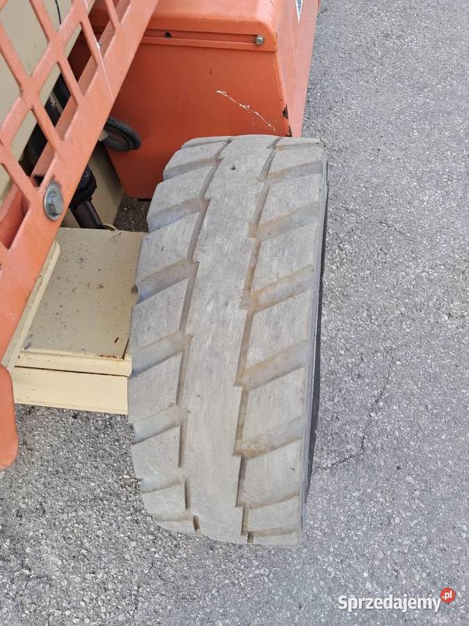 Zwyżkę nożycową JLG M4069 Łagów