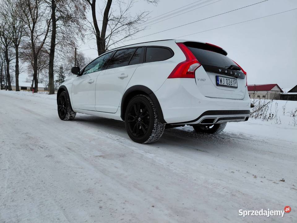 Uszkodzony Volvo v60 cross country Warszawa
