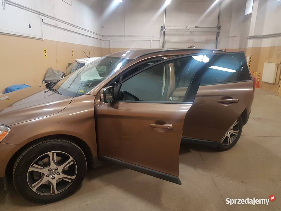 Volvo xc60 D4 xenon rdesign pakiet Bezwypadkowy złoty XC 60 śląskie Bystra
