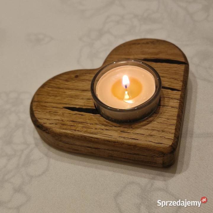 Świecznik drewniany serce z ciemnego dębu na sprzedam