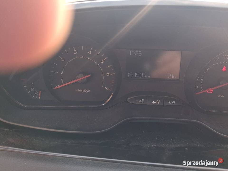 Peugeot 208 manualna Lubniewice