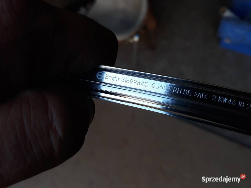 VOLVO XC90 II LISTWA CHROM DRZWI GÓRNA PRAWA Międzychód