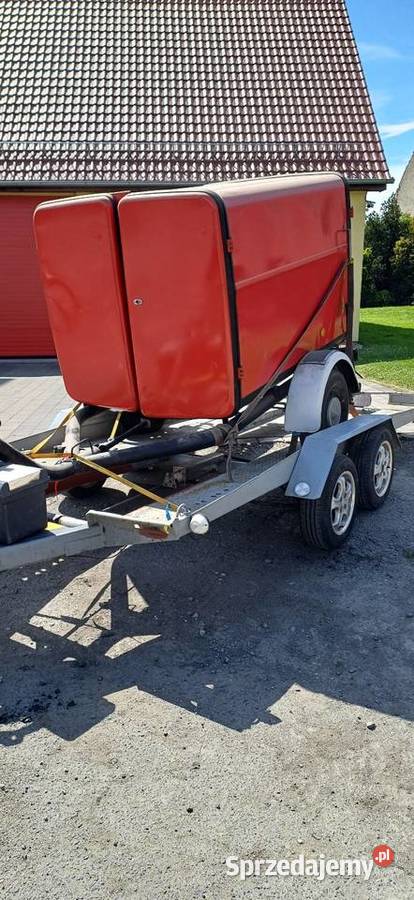 Transport pojazdow osobowych laweta pomoc Pozostałe Wołów