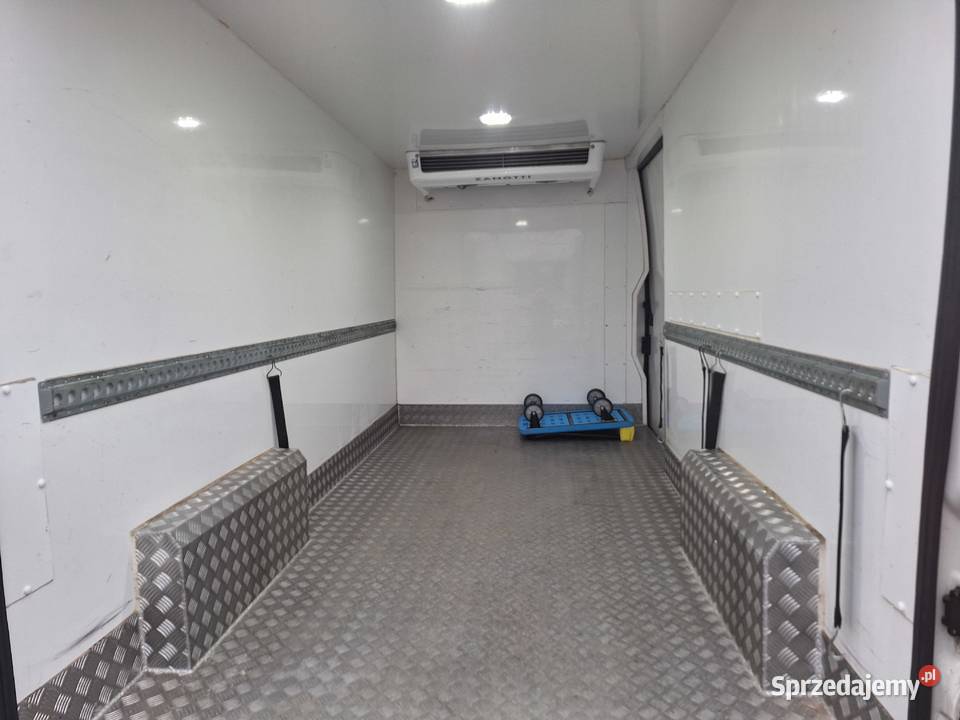 Peugeot Boxer chłodnia mały przebieg Warszawa