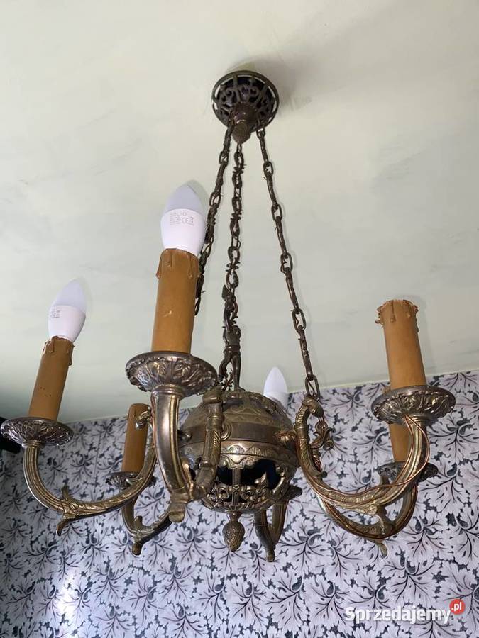 6 żyrandoli mosiężnych i 10 kinkietów Brodnica