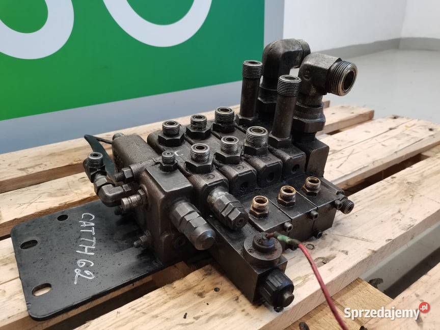 Rozdzielacz hydrauliczny CAT TH 82