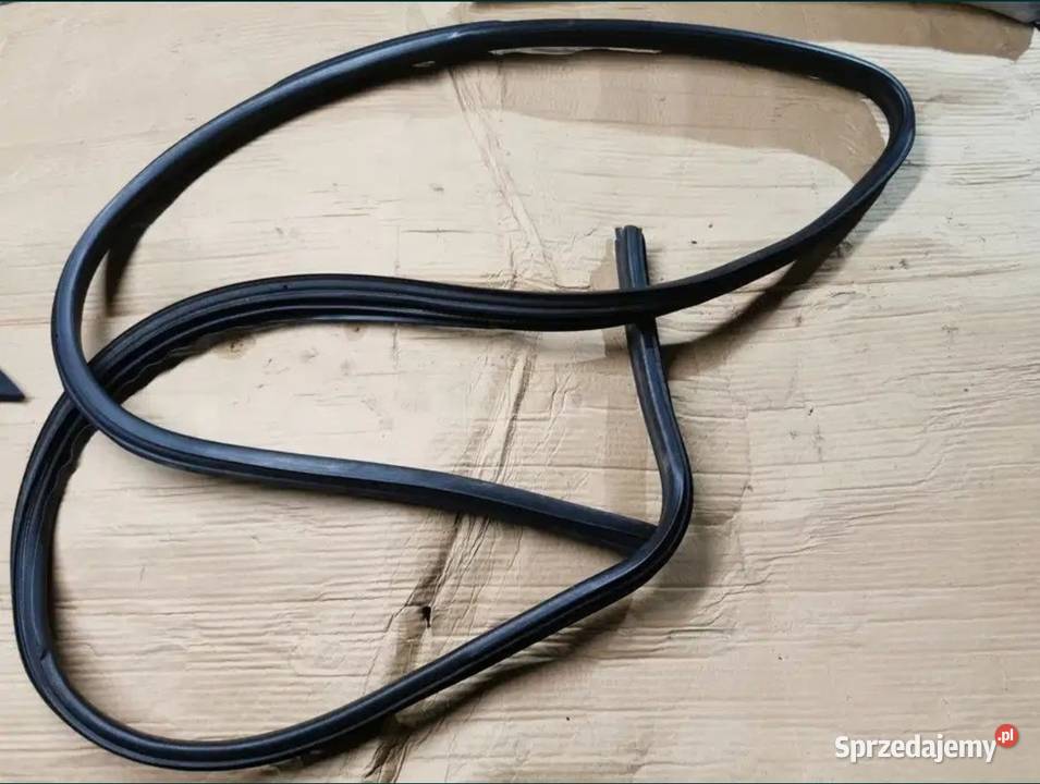 Uszczelka drzwi prawy przód BMW E36 sedan kombi śląskie Żory