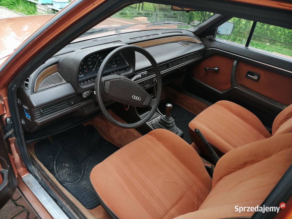 Fabrycznie Audi 100 C2 1977 5E benzyna mazowieckie sprzedam