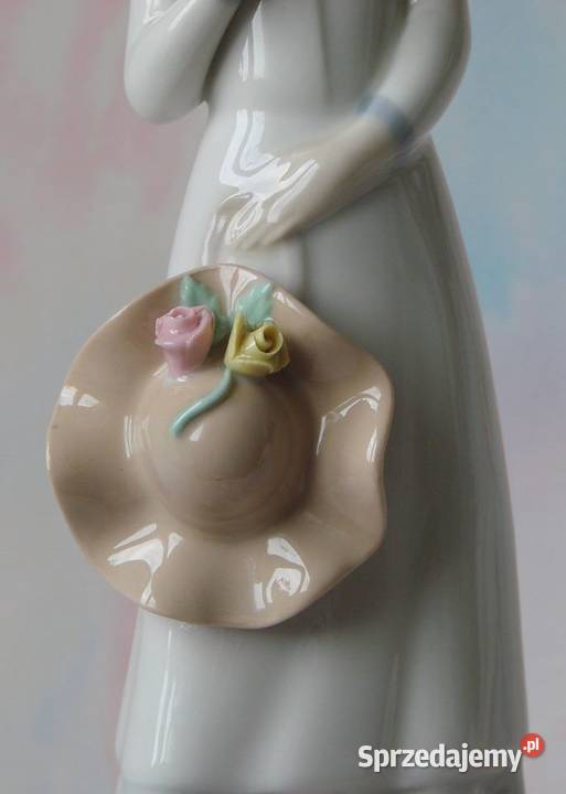 figurka dziewczyna porcelana Łuków