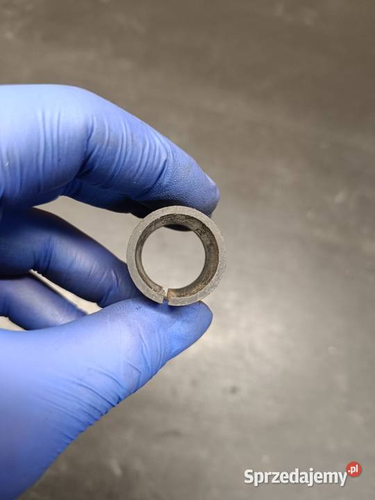 Tulejka kierownica dystans rolgaz pompa przód Gołaczewy