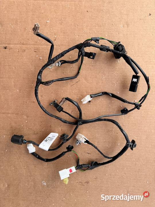 KIA VENGA WIĄZKA KLAPY TYŁ 916801P010 20092019 Brzesko