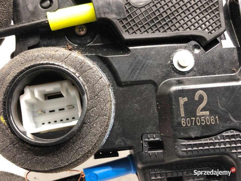 ZAMEK DRZWI PRAWY TYŁ TOYOTA CHR Hatchback