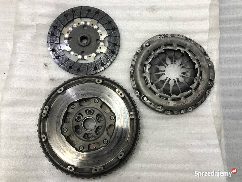 SPRZĘGŁO KOMPLETNE 302053062R DACIA DUSTER II 12