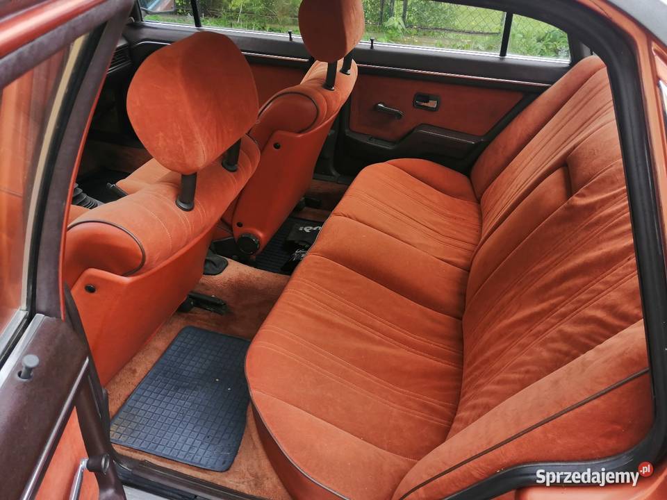 Fabrycznie Audi 100 C2 1977 5E lakier metallic Piotrkówek