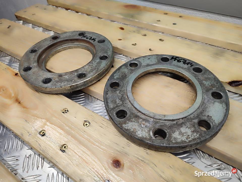 Dystans tylnego koła MASSEY FERGUSON 6714 Wilkowo sprzedam