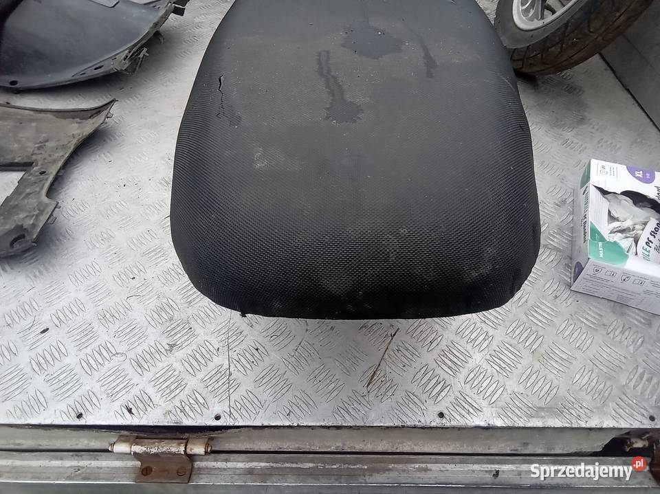 Siedzenie kanapa ze schowkiem skuter koło 10