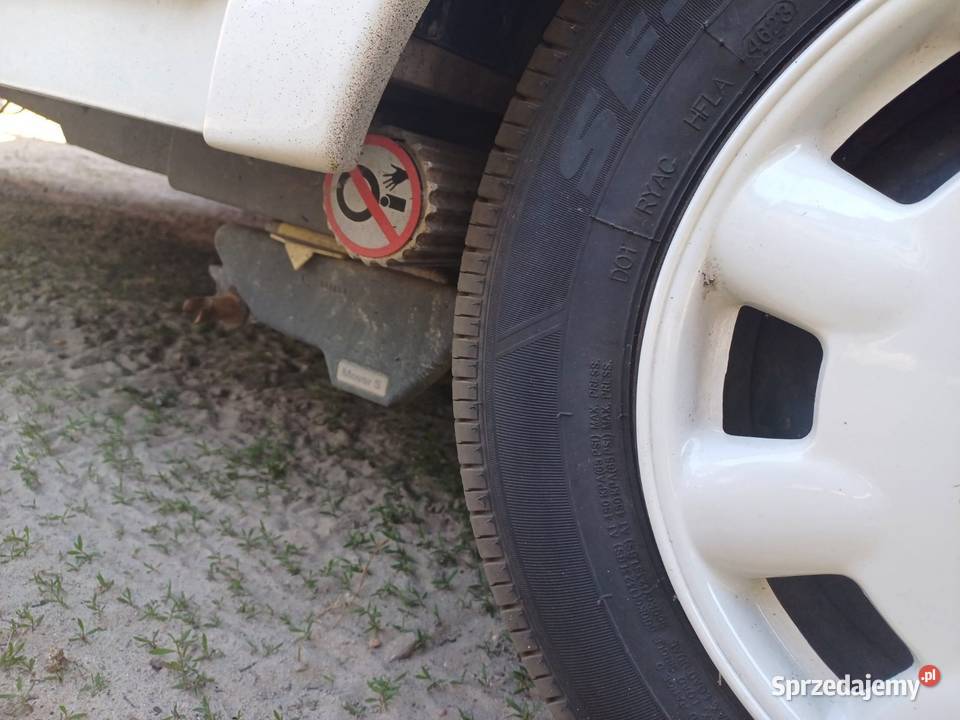 Montaz fotowoltaiki 12v do kamperow i przyczep