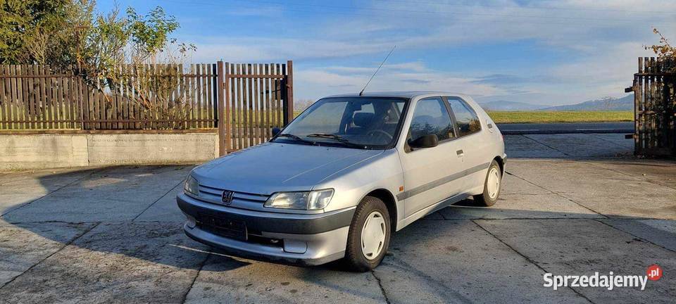 Peugeot 306 14 B Srebrny osobowe Łapanów