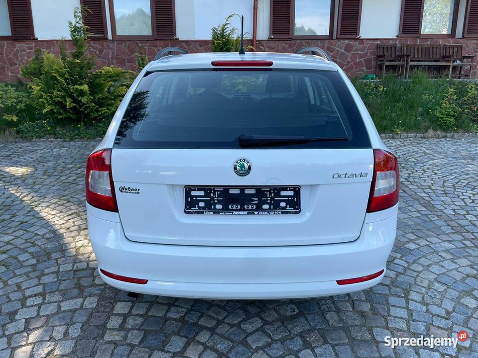 Skoda Octavia kombi 2012 12 tsi manualna