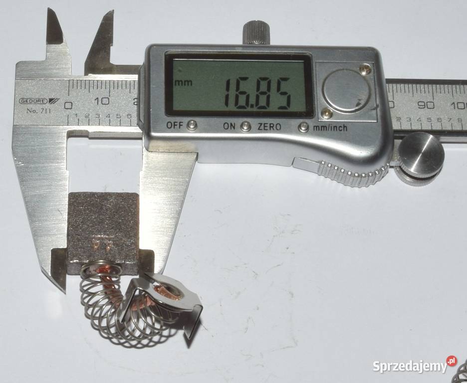 Szczotka do silnika 24V wymiar 7mm x 17mm x 19mm Góra