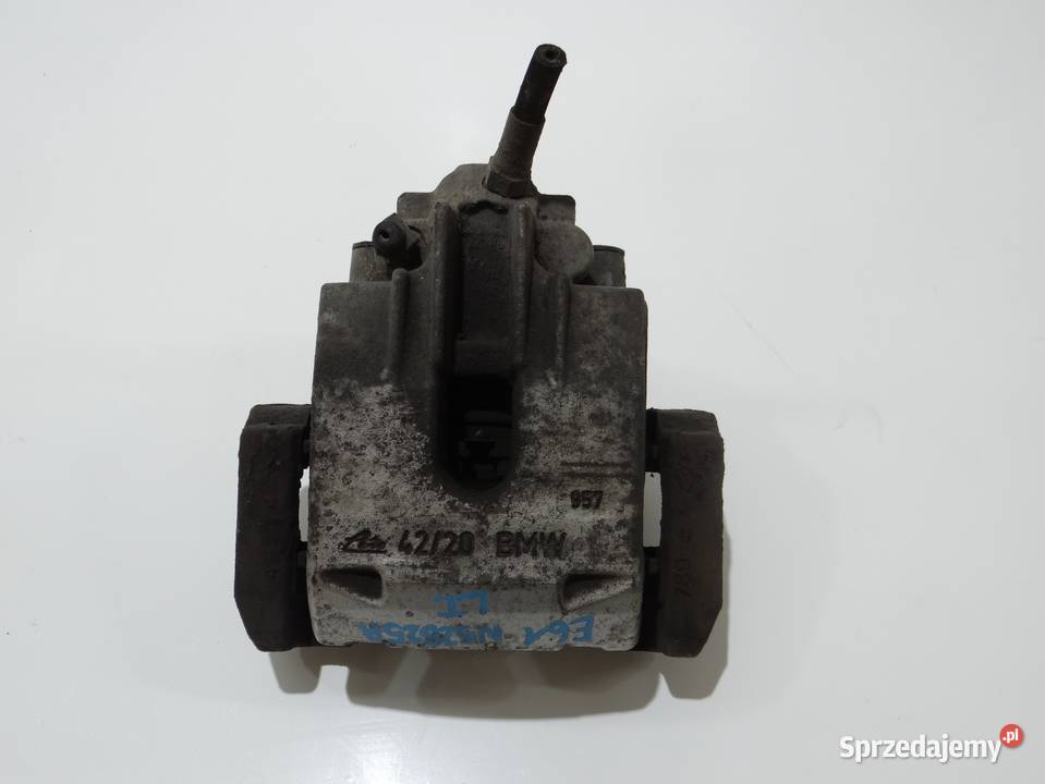 ZACISK HAMULCOWY LEWY TYŁ BMW E60 E61 4220 N52 osobowe Zaciski i jarzma Strzyżewice sprzedam