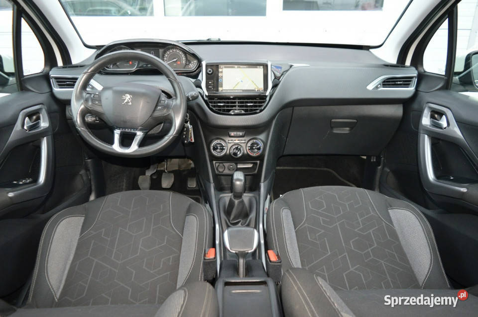 Peugeot 2008 12 VTi 100 bezwypadkowy LED Navi Rok produkcji 2016 Hrubieszów