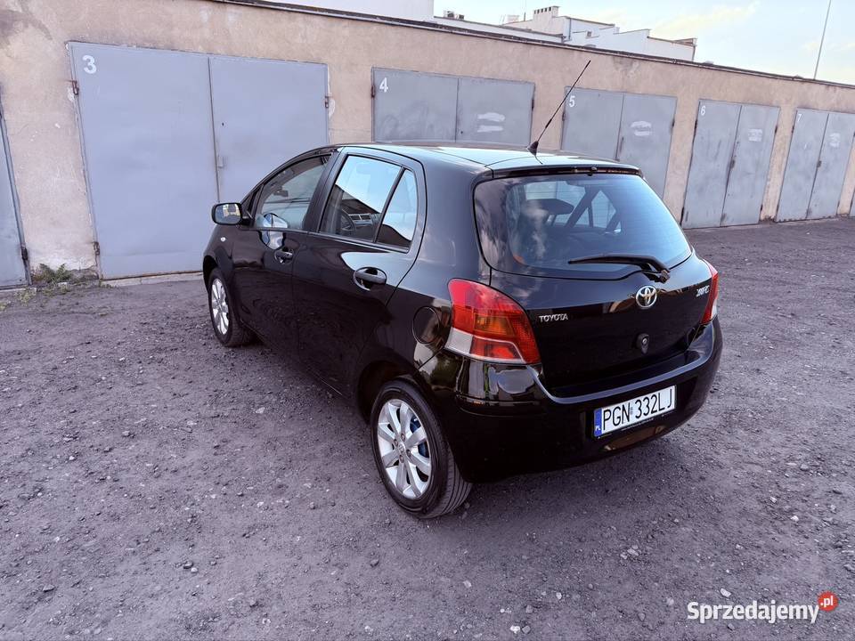 Toyota Yaris klimatyzacja Samochody osobowe Trzemeszno
