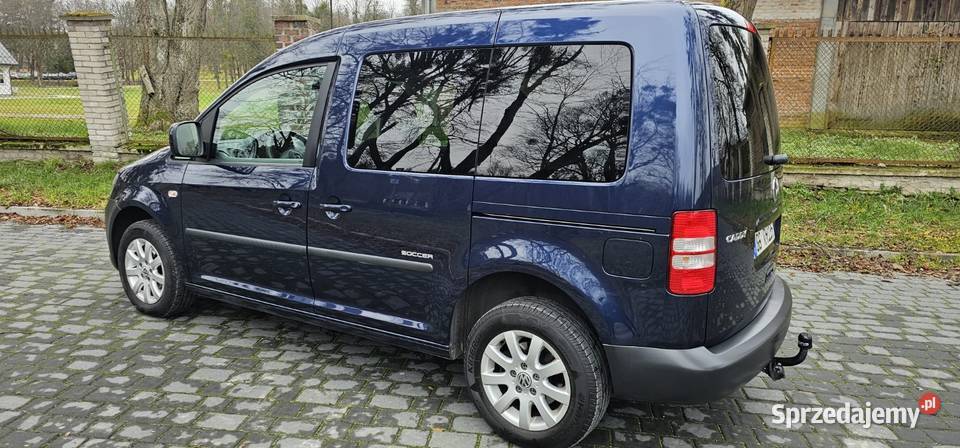 Świeżo sprowadzony VW Caddy z 2014 roku 16 TDI granatowy Caddy Krasnobród