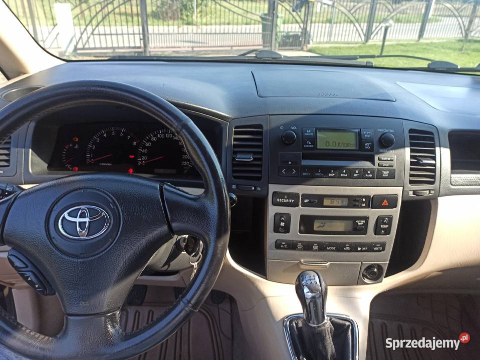 Toyota corolla verso 1600cm3 Piotrków Trybunalski