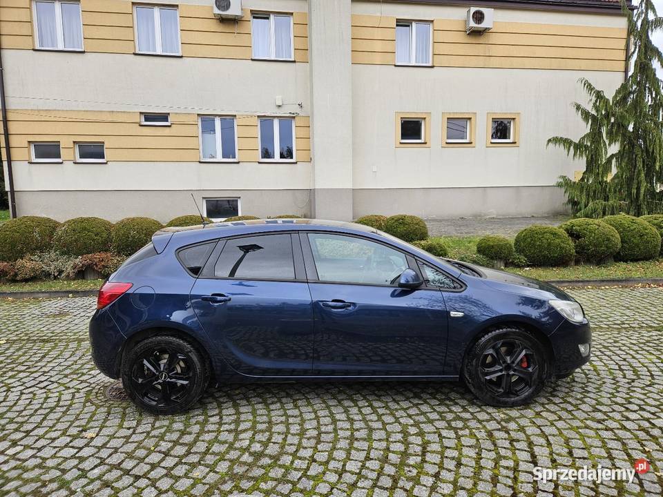 Opel Astra J 2010r 20cdTi 160 Klima Alufelgi Hak Ryglice sprzedam