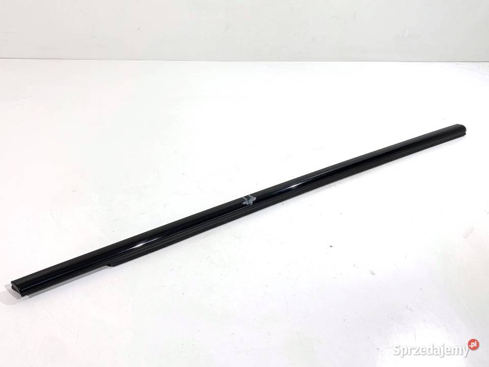 LISTWA ZGARNIAJĄCA TYŁ PRAWY RENAULT CAPTUR I