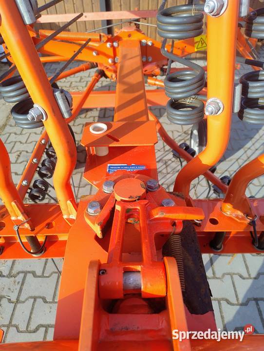 Sprzedam zgrabiarke kuhn sprzedam