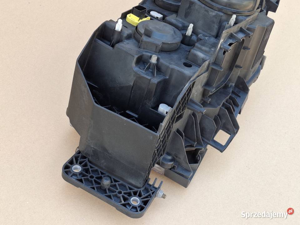 RENAULT GAMA T RANGE REFLEKTOR PRAWY LAMPA PRAWA sprzedam