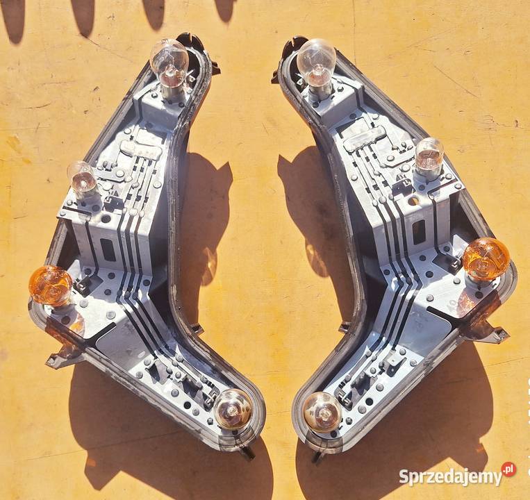 PEUGEOT 207 LIFT 0912 WKŁAD LAMPY LEWY TYŁ HB Radom