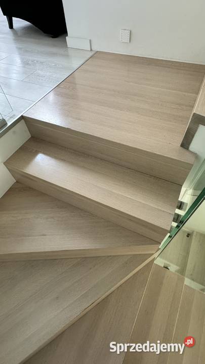 PIĘKNE DREWNIANE SCHODY DYWANOWE szerokie Poznań sprzedam