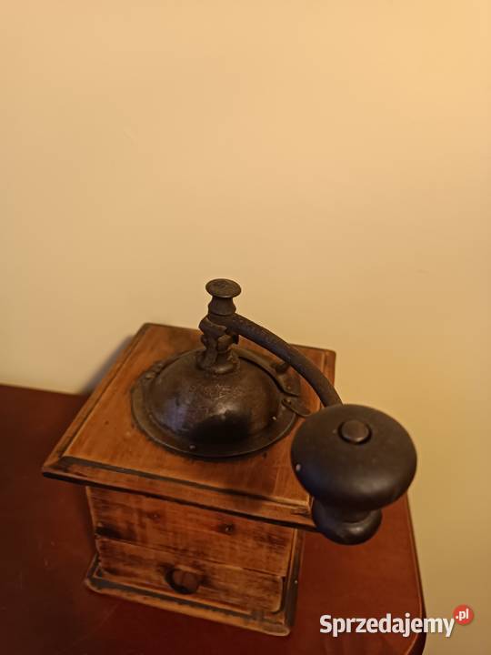 Stary młynek do kawy Peugeot Freres Budzyń