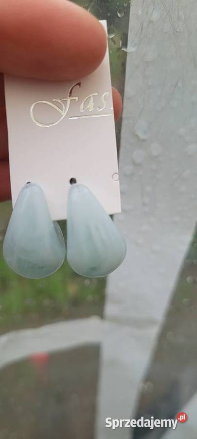 Jasno niebieskie kolczyki łezki Kolczyki