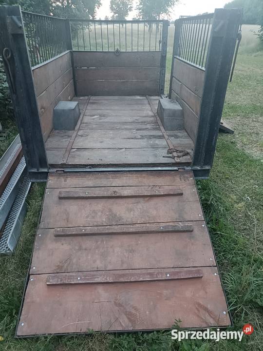 Mocna przyczepa do przewozu zwierząt i innych Łask