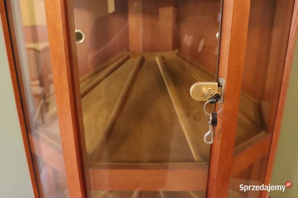Witryna regał na wino do restauracji pubu lokalu Góra sprzedam