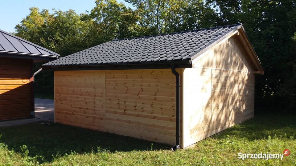 Duży podwójny garaż drewniany na 2 auta