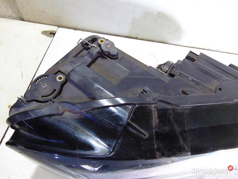 LAMPA PRAWA PRZEDNIA PRZÓD VW GOLF VII