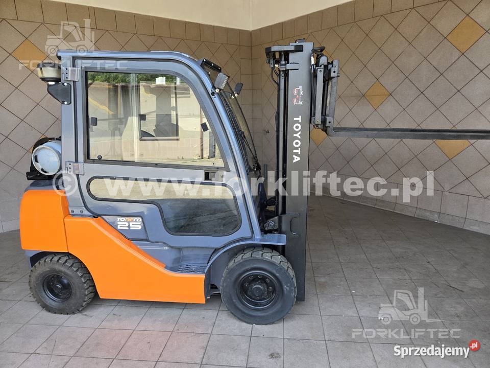 Wózek Widłowy TOYOTA 8FG25 Kabina wolny skok Lędziny sprzedam