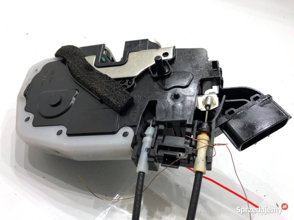 ZAMEK DRZWI PRAWY TYŁ NISSAN LEAF ZE0 Hatchback osobowe